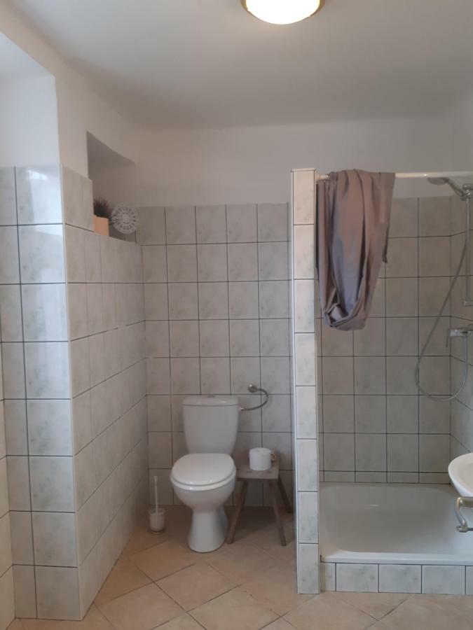 Axtburg Apartments Berbaltavar Екстериор снимка